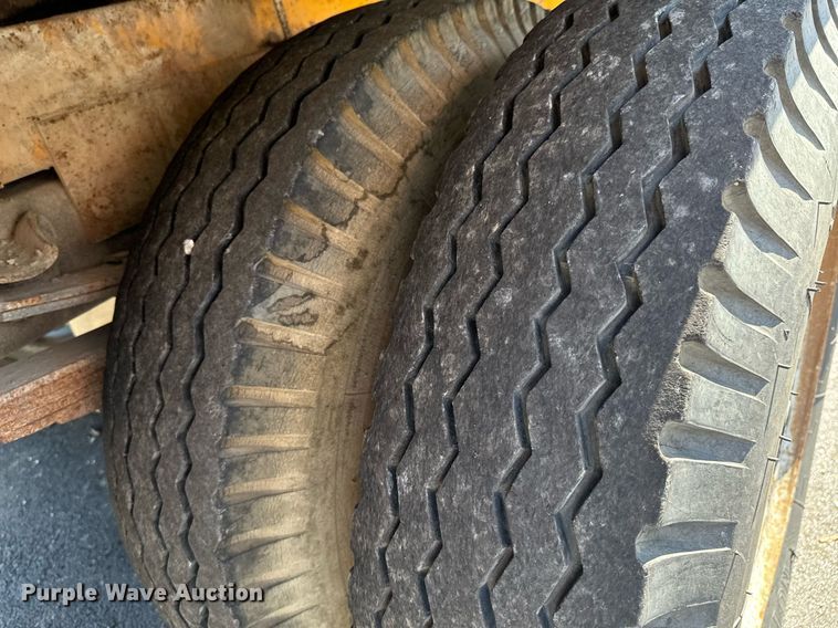 image for item DX1445 1987 GMC Sierra C7 crane truck