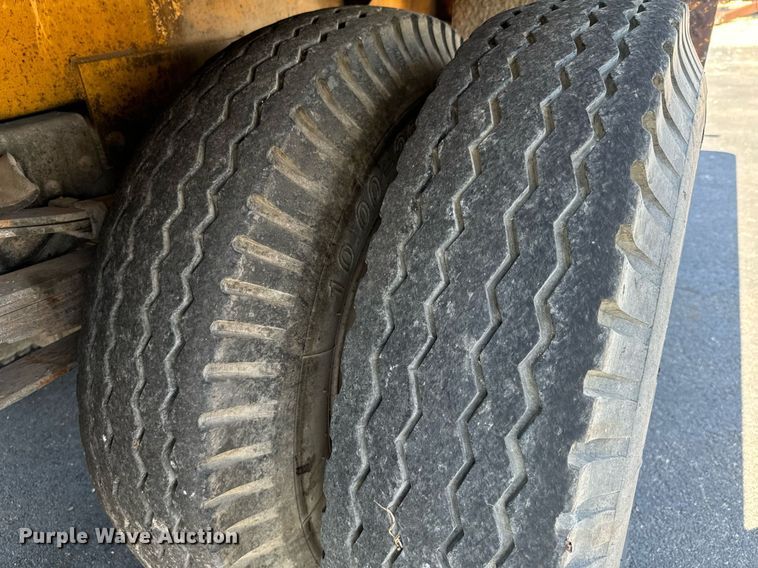 image for item DX1445 1987 GMC Sierra C7 crane truck