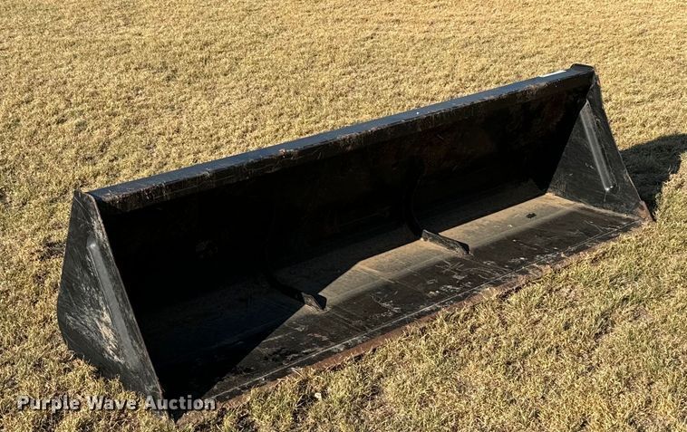 image for item DX3524 Skid steer bucket