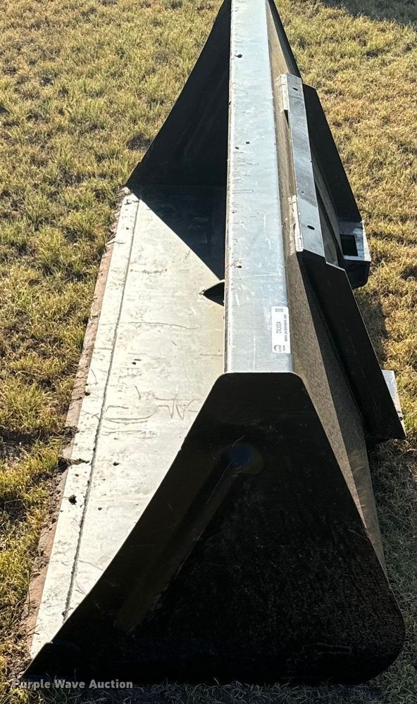 image for item DX3524 Skid steer bucket