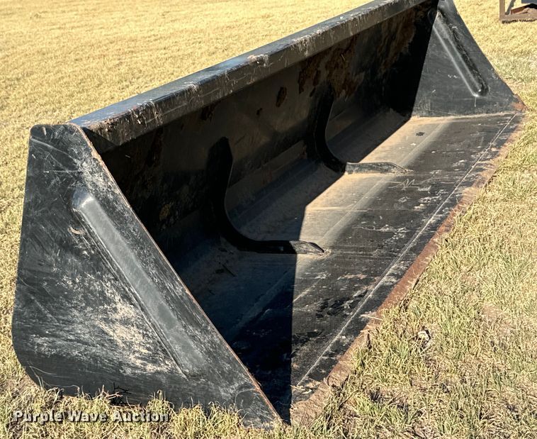 image for item DX3524 Skid steer bucket