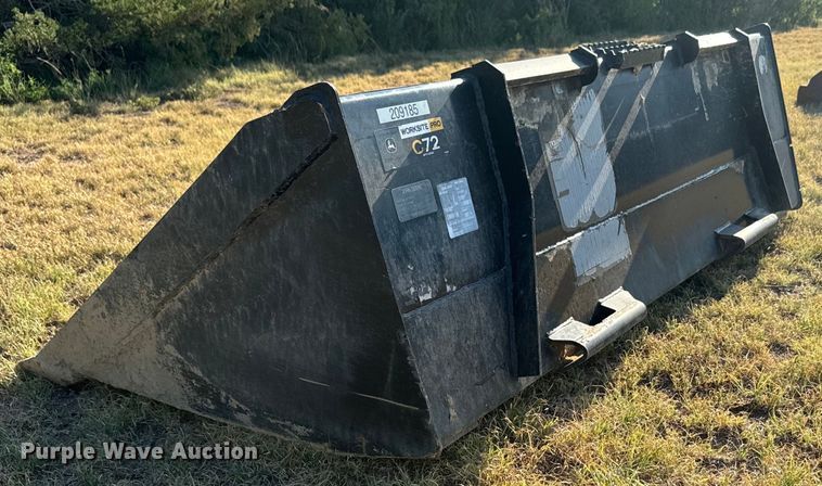 image for item DX3525 John Deere C72 skid steer bucket