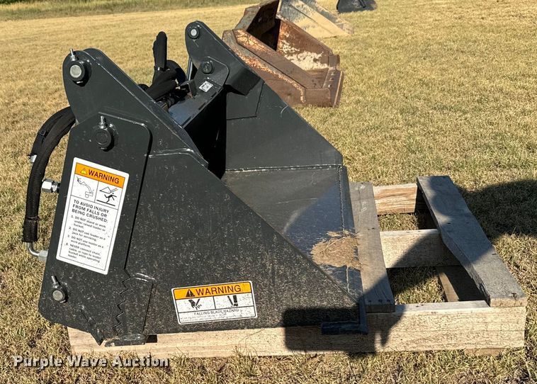 image for item DX3527 2023 Wolverine  MCB-11-48W compact utility loader four-in-one bucket