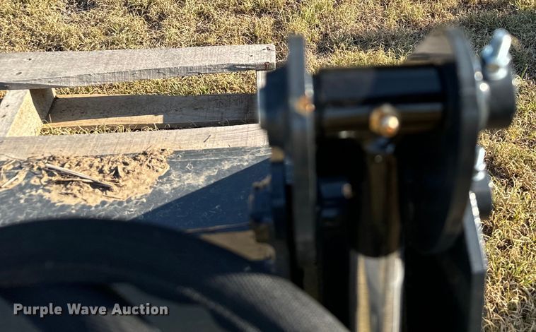 image for item DX3527 2023 Wolverine  MCB-11-48W compact utility loader four-in-one bucket