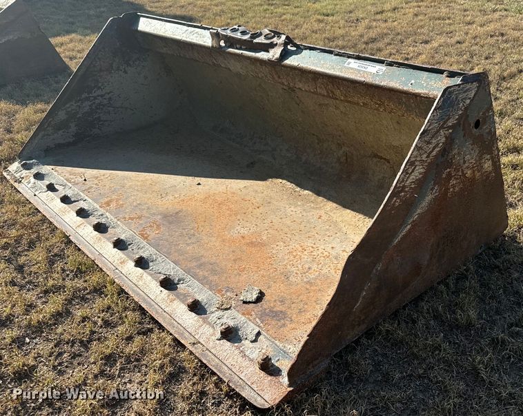 image for item DX3529 Skid steer bucket