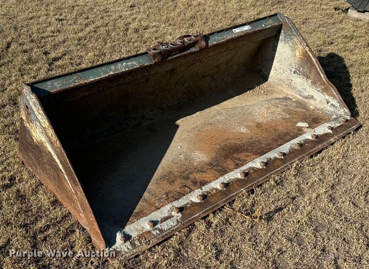 image for item DX3529 Skid steer bucket