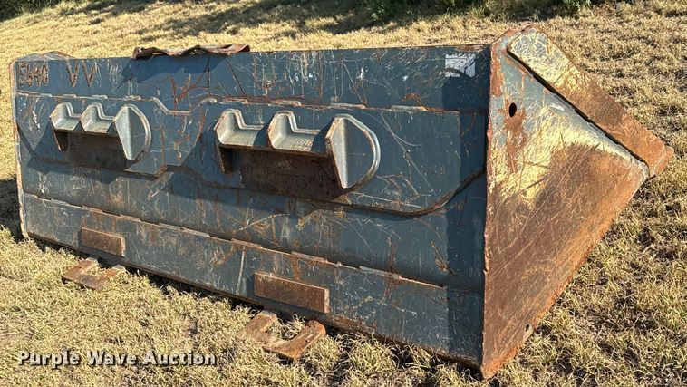 image for item DX3529 Skid steer bucket