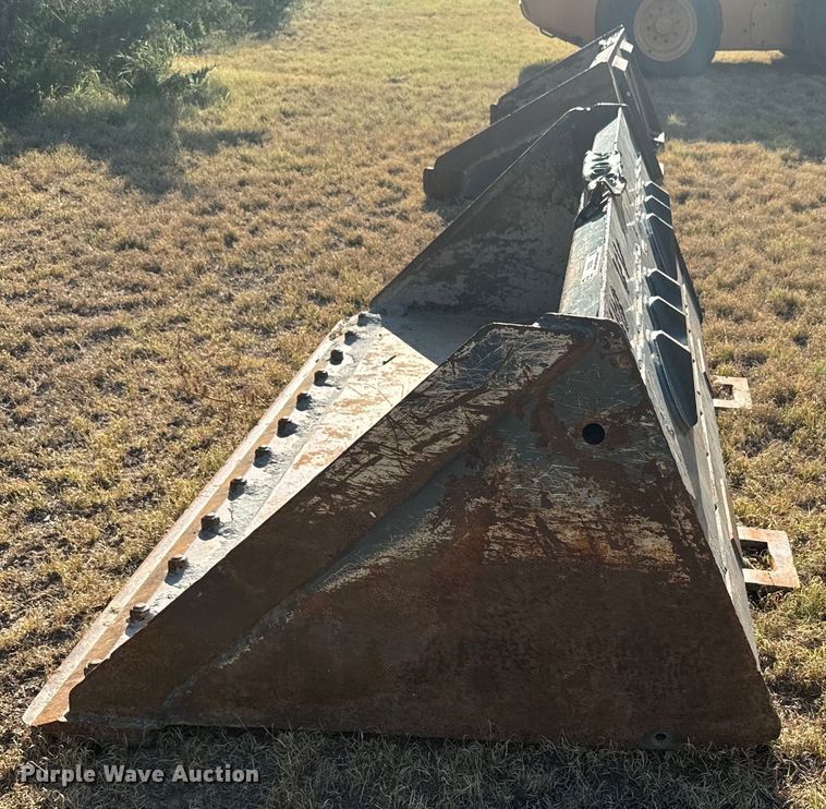 image for item DX3529 Skid steer bucket