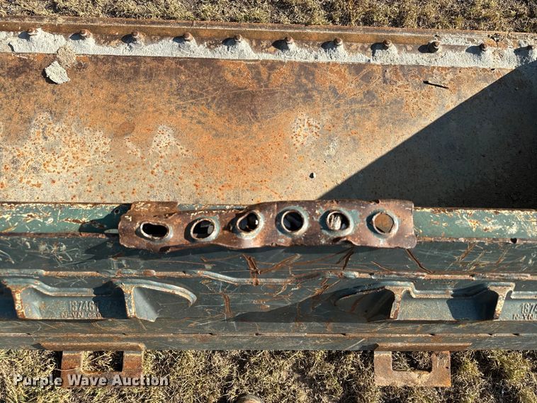 image for item DX3529 Skid steer bucket