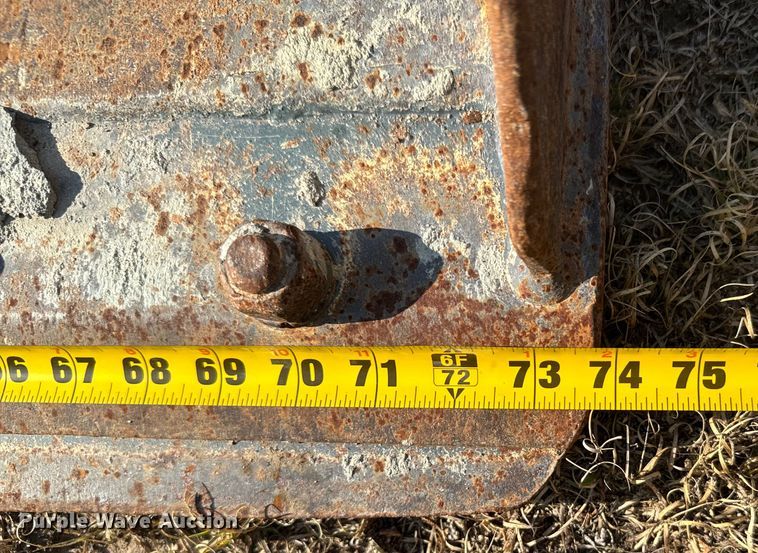 image for item DX3529 Skid steer bucket