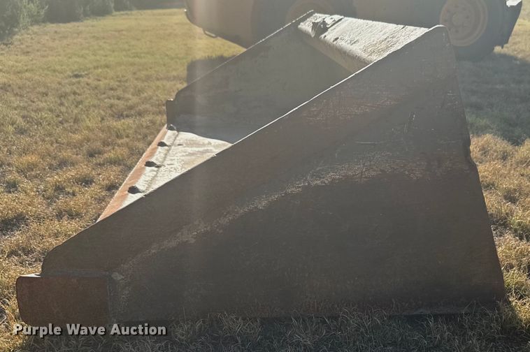 image for item DX3530 Skid steer bucket