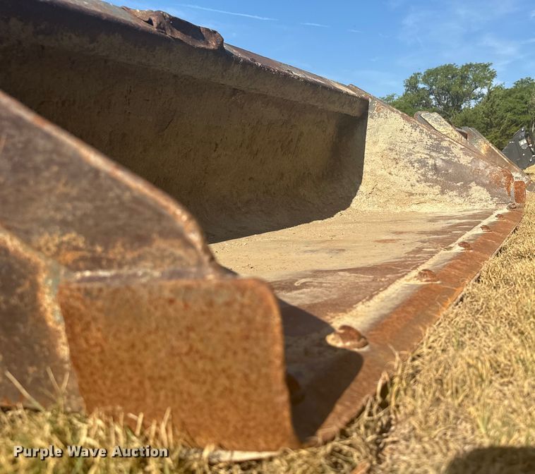 image for item DX3530 Skid steer bucket