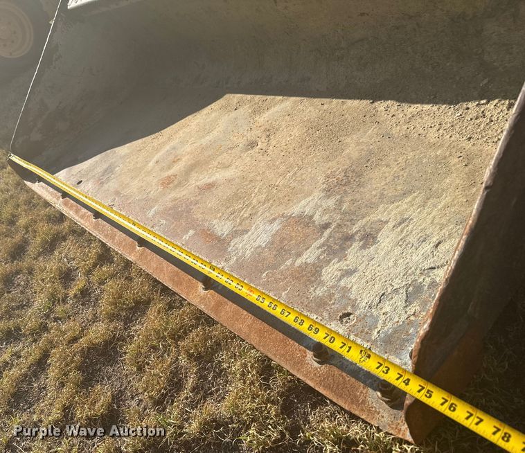 image for item DX3530 Skid steer bucket