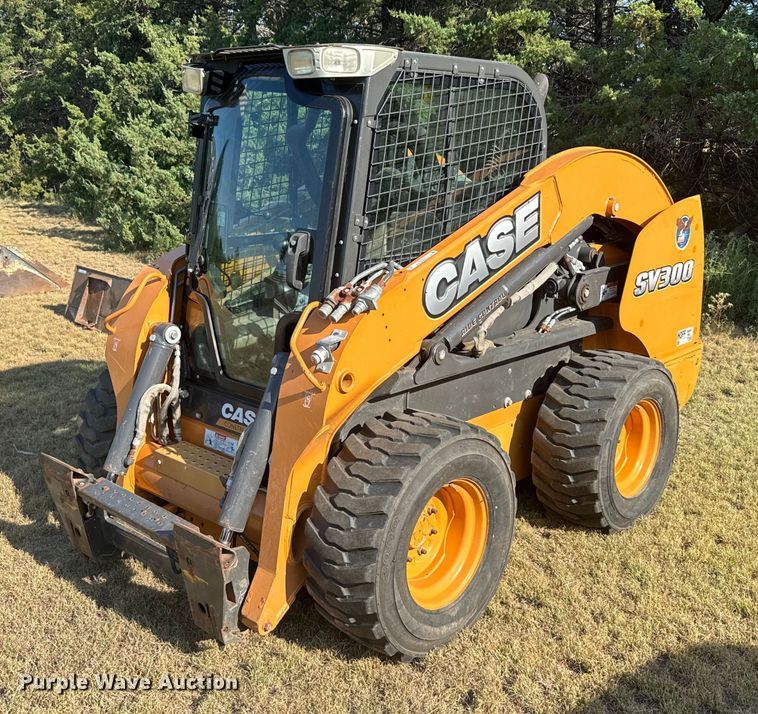 image for item DX3531 2013 Case SV300 skid steer loader