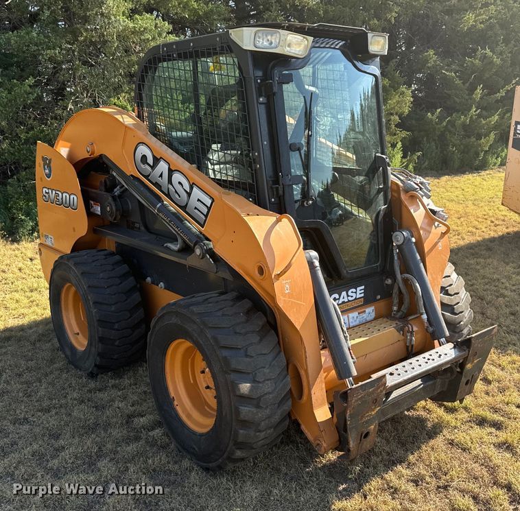 image for item DX3531 2013 Case SV300 skid steer loader