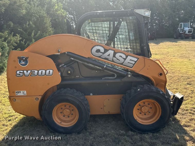 image for item DX3531 2013 Case SV300 skid steer loader
