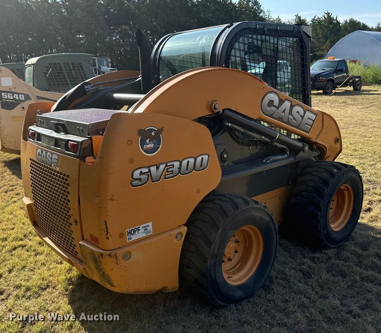 image for item DX3531 2013 Case SV300 skid steer loader