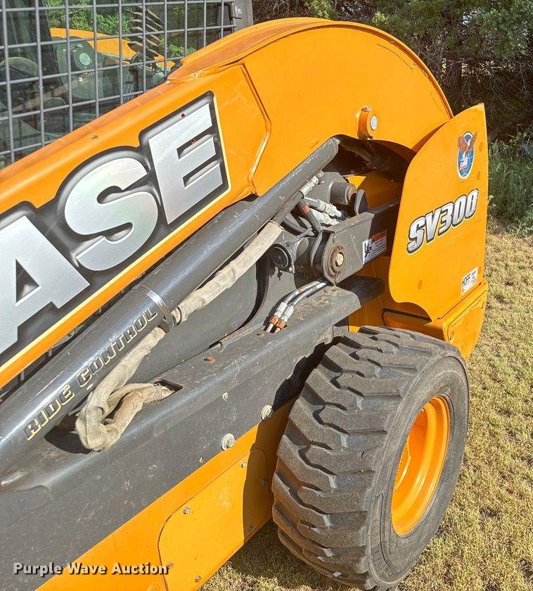 image for item DX3531 2013 Case SV300 skid steer loader