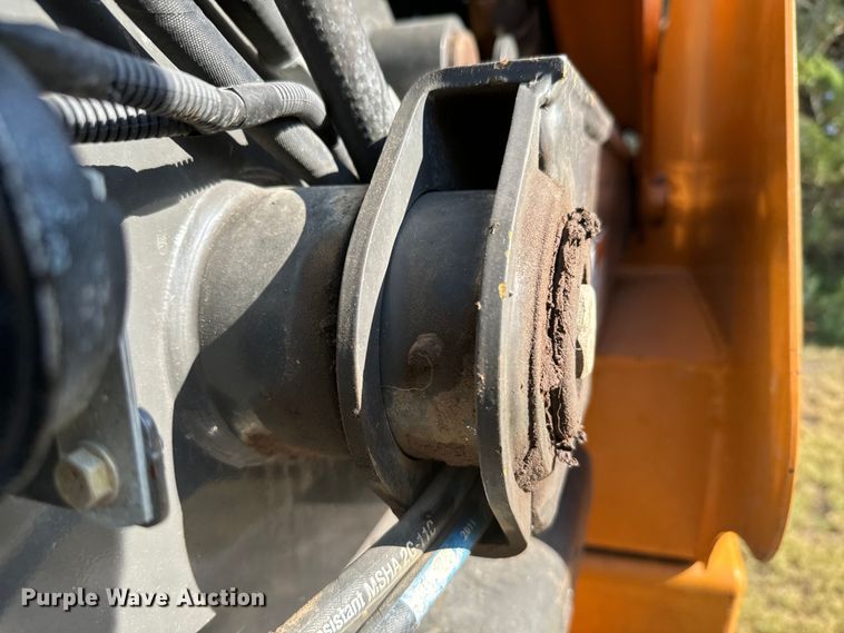 image for item DX3531 2013 Case SV300 skid steer loader