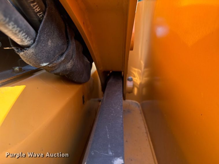 image for item DX3531 2013 Case SV300 skid steer loader