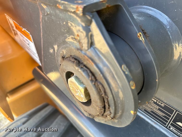 image for item DX3531 2013 Case SV300 skid steer loader