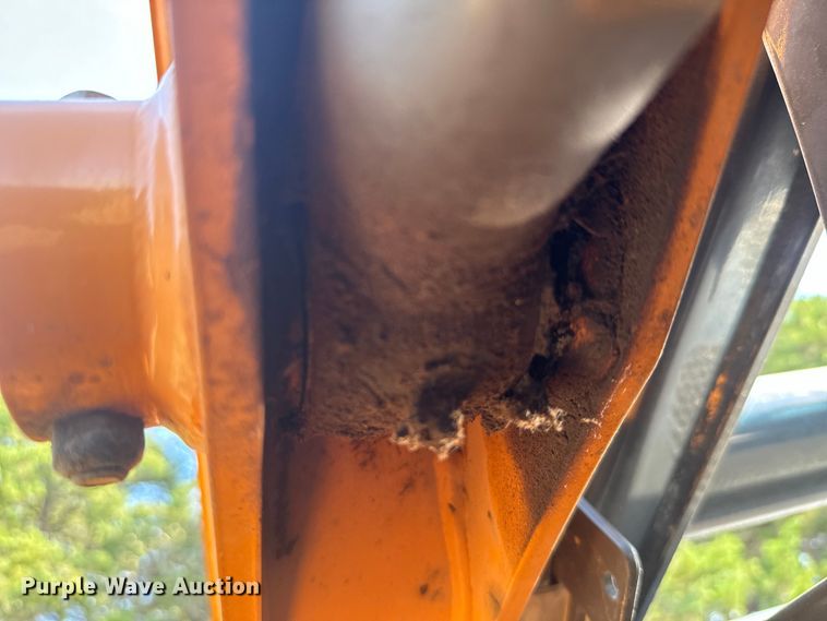 image for item DX3531 2013 Case SV300 skid steer loader