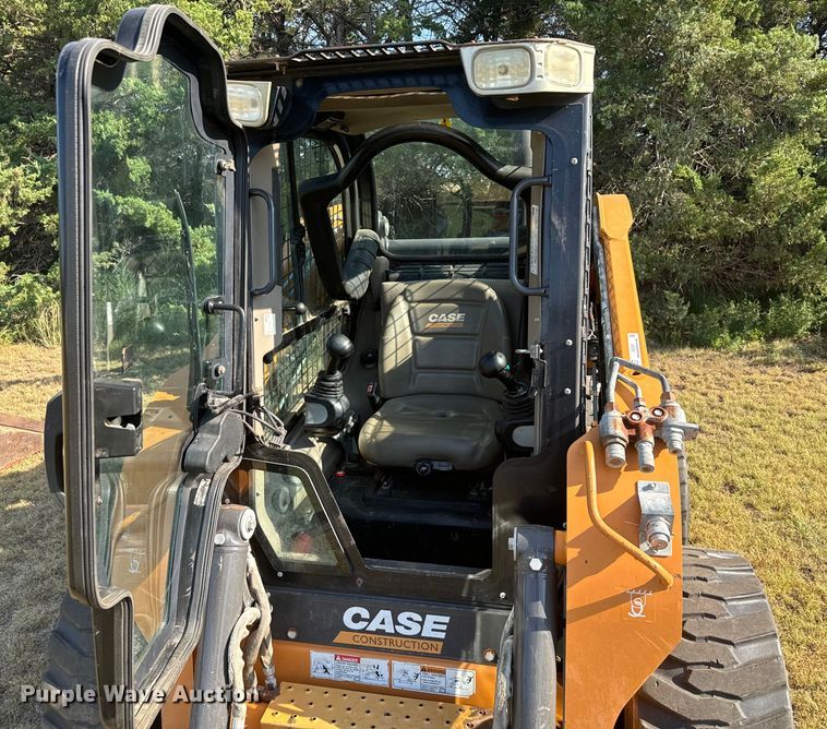 image for item DX3531 2013 Case SV300 skid steer loader