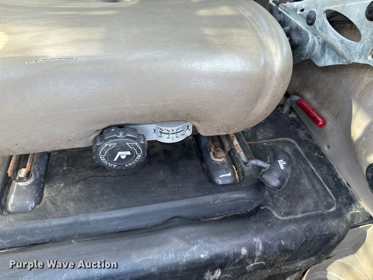 image for item DX3531 2013 Case SV300 skid steer loader