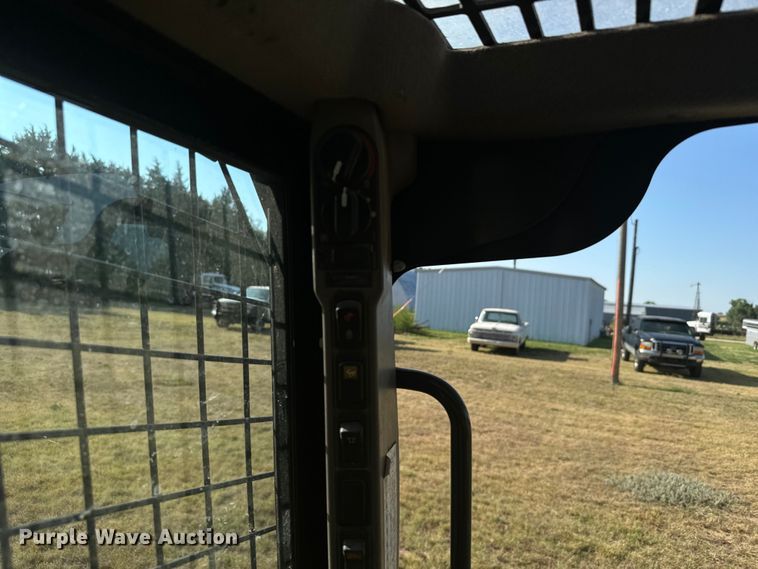 image for item DX3531 2013 Case SV300 skid steer loader