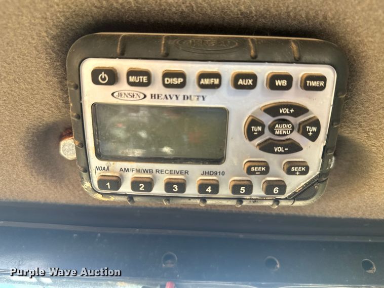 image for item DX3531 2013 Case SV300 skid steer loader