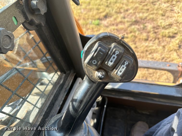 image for item DX3531 2013 Case SV300 skid steer loader