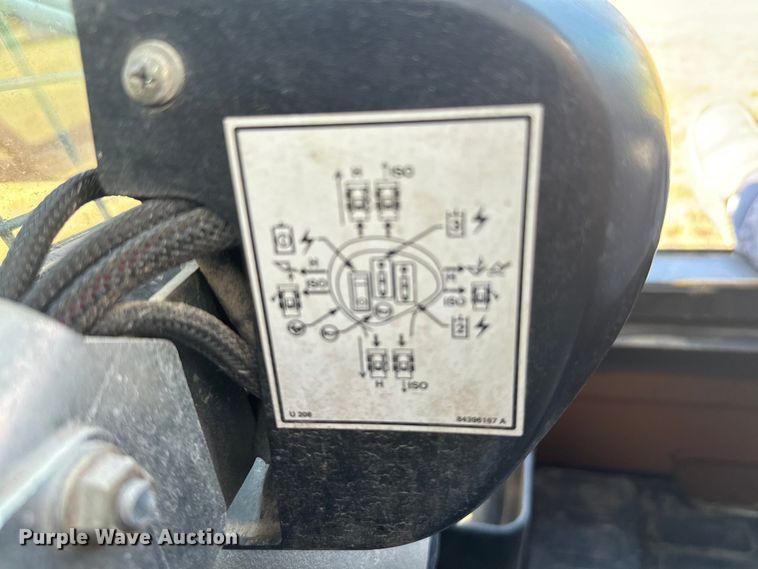 image for item DX3531 2013 Case SV300 skid steer loader