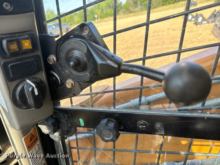 image for item DX3531 2013 Case SV300 skid steer loader