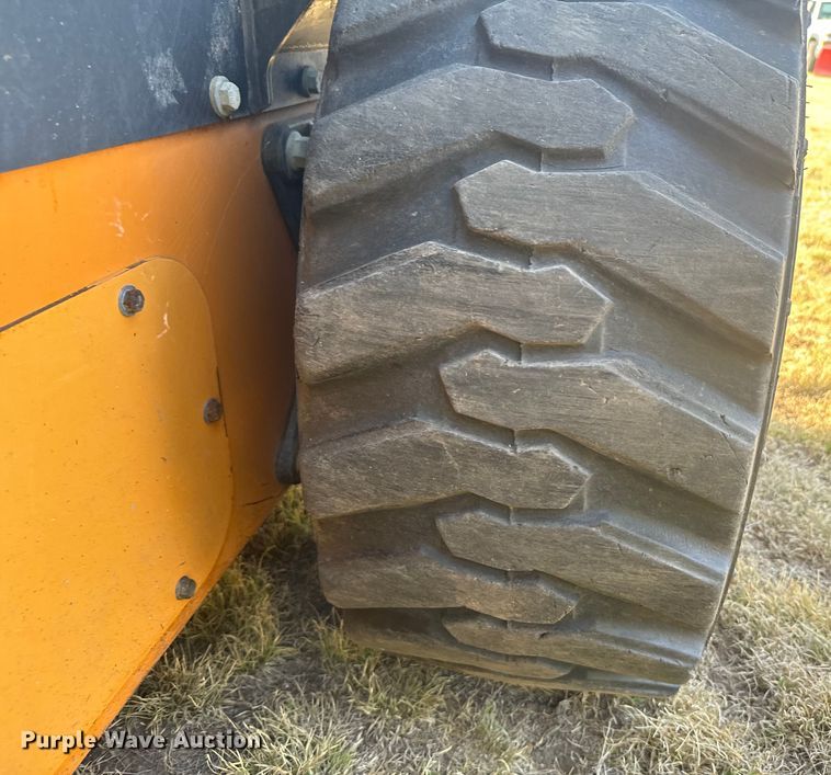 image for item DX3531 2013 Case SV300 skid steer loader