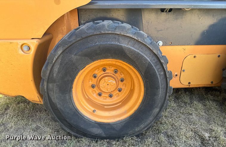 image for item DX3531 2013 Case SV300 skid steer loader