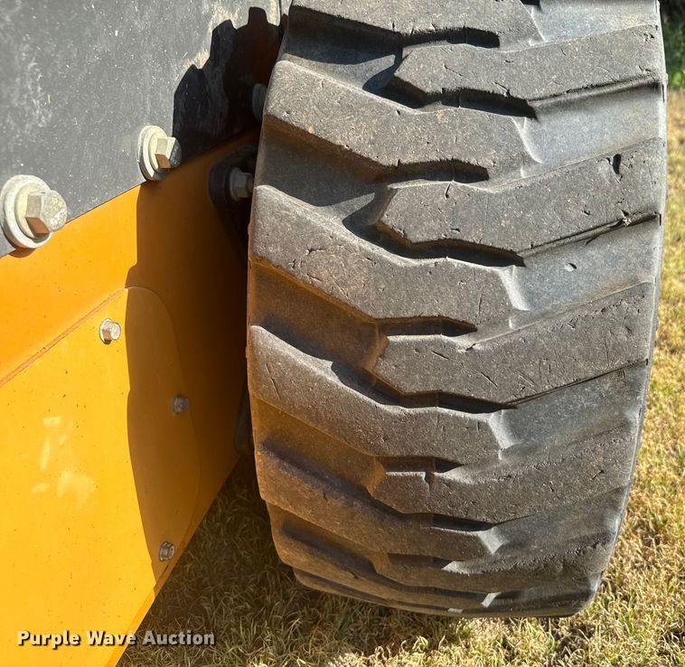 image for item DX3531 2013 Case SV300 skid steer loader