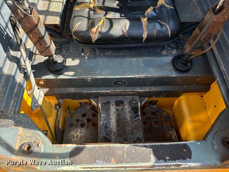 image for item DX3532 2005 Gehl 5640 Turbo skid steer loader