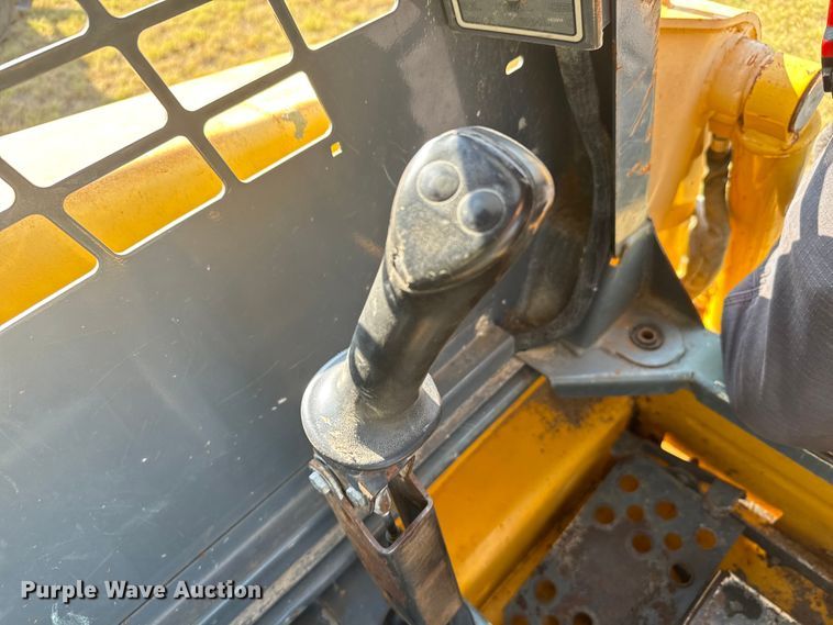 image for item DX3532 2005 Gehl 5640 Turbo skid steer loader