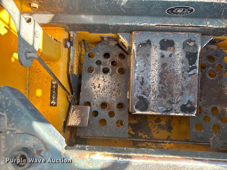 image for item DX3532 2005 Gehl 5640 Turbo skid steer loader