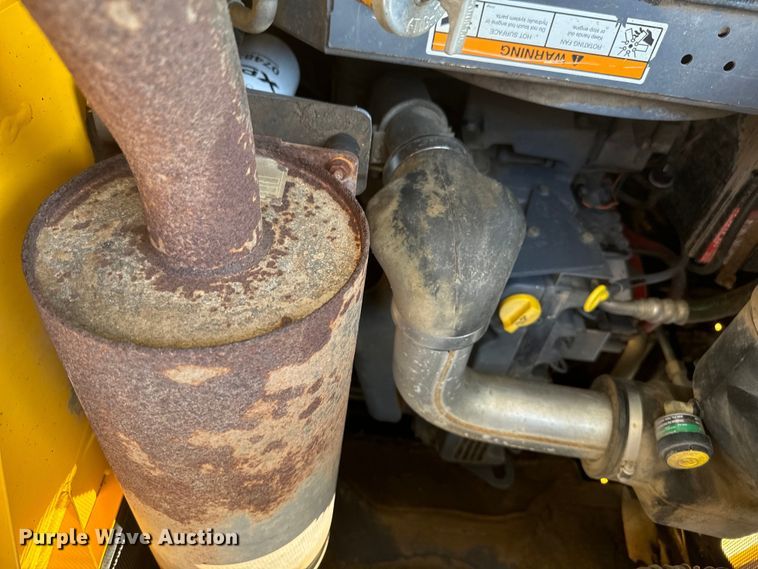 image for item DX3532 2005 Gehl 5640 Turbo skid steer loader