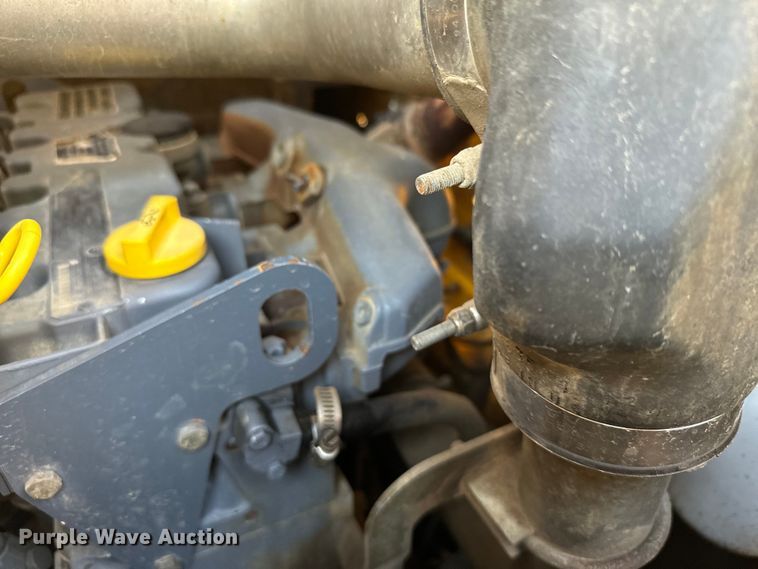 image for item DX3532 2005 Gehl 5640 Turbo skid steer loader