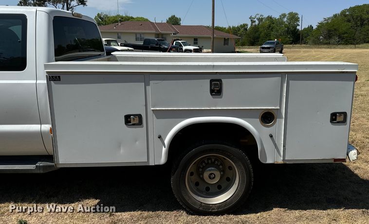 image for item DX3541 2013 Ford F550 Super Duty XL SuperCab utility / service truck