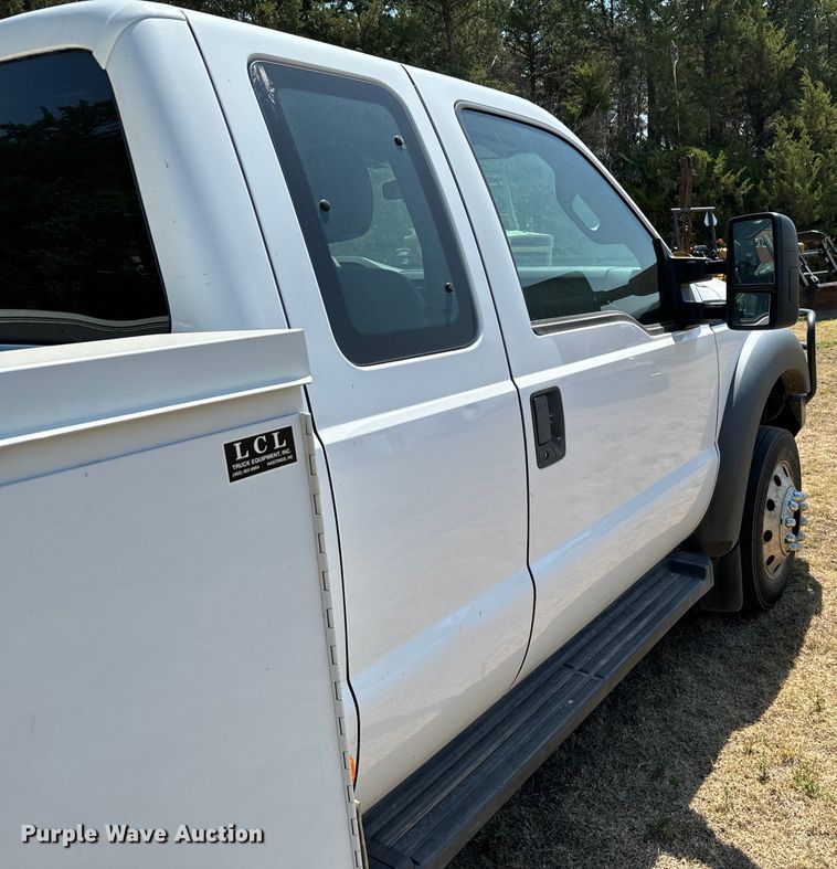image for item DX3541 2013 Ford F550 Super Duty XL SuperCab utility / service truck