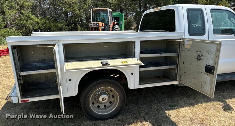image for item DX3541 2013 Ford F550 Super Duty XL SuperCab utility / service truck