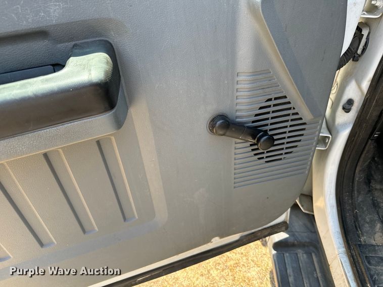 image for item DX3541 2013 Ford F550 Super Duty XL SuperCab utility / service truck