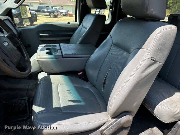 image for item DX3541 2013 Ford F550 Super Duty XL SuperCab utility / service truck