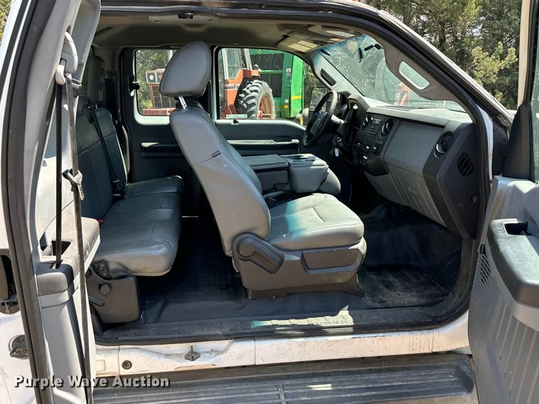 image for item DX3541 2013 Ford F550 Super Duty XL SuperCab utility / service truck