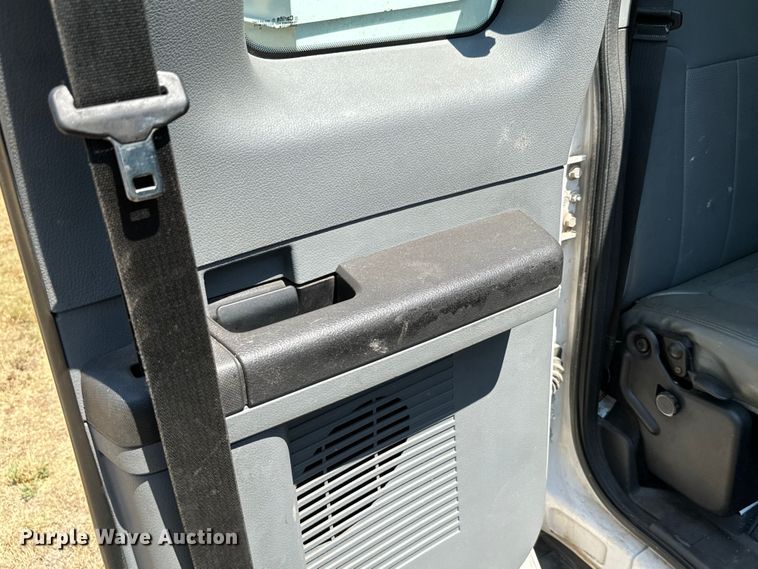 image for item DX3541 2013 Ford F550 Super Duty XL SuperCab utility / service truck