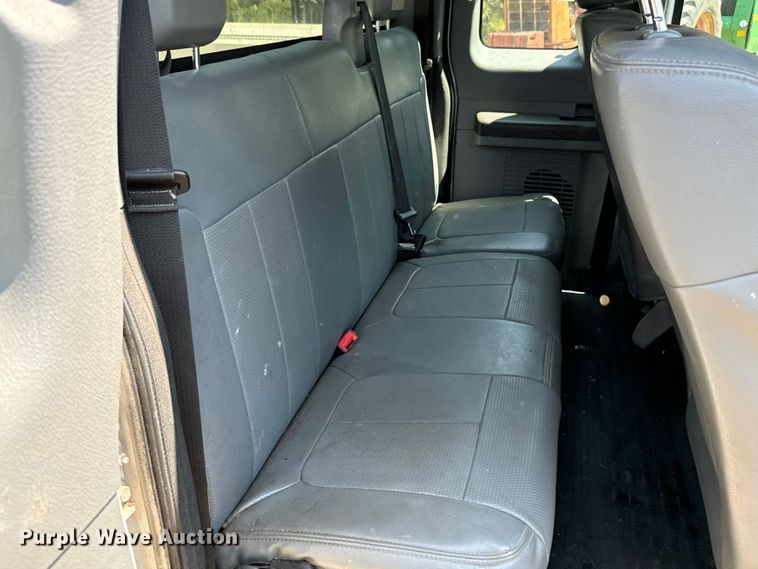 image for item DX3541 2013 Ford F550 Super Duty XL SuperCab utility / service truck