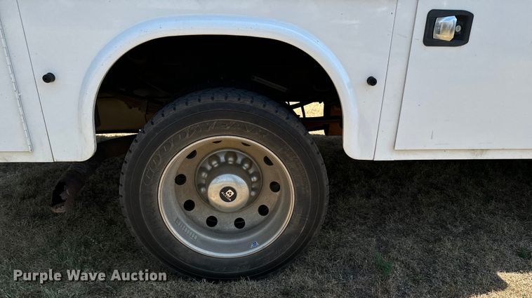 image for item DX3541 2013 Ford F550 Super Duty XL SuperCab utility / service truck